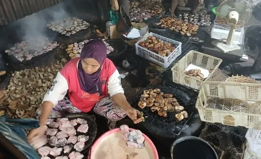 Sentra Pengasapan Ikan di Bandarharjo Semarang: Produksi Kuliner Mangut yang Berkelanjutan
