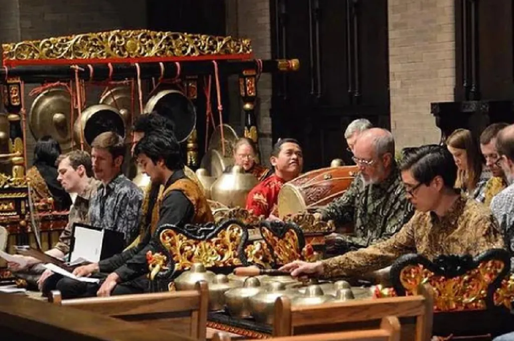 Pertunjukan Musik Klasik Jawa Tengah di Chicago