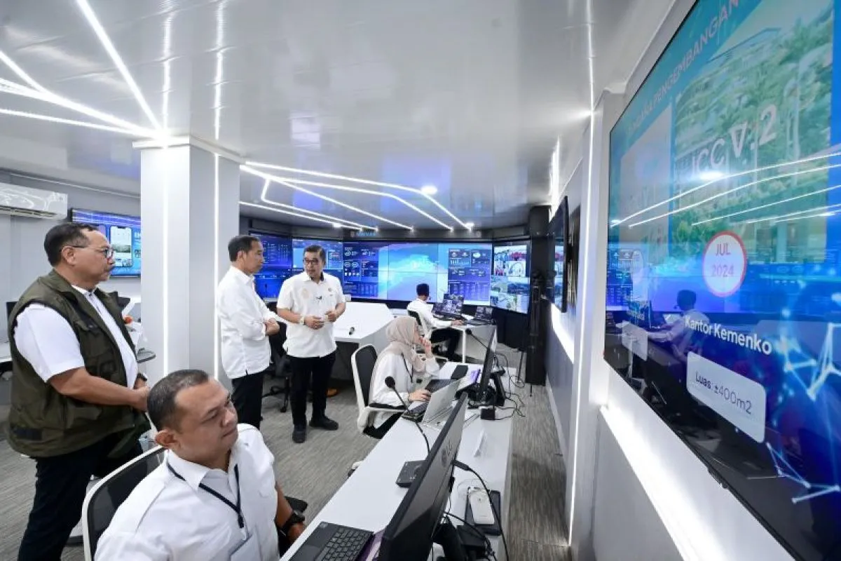 Presiden Joko Widodo Resmikan Ruang Kerja Kantor Berita ANTARA di IKN