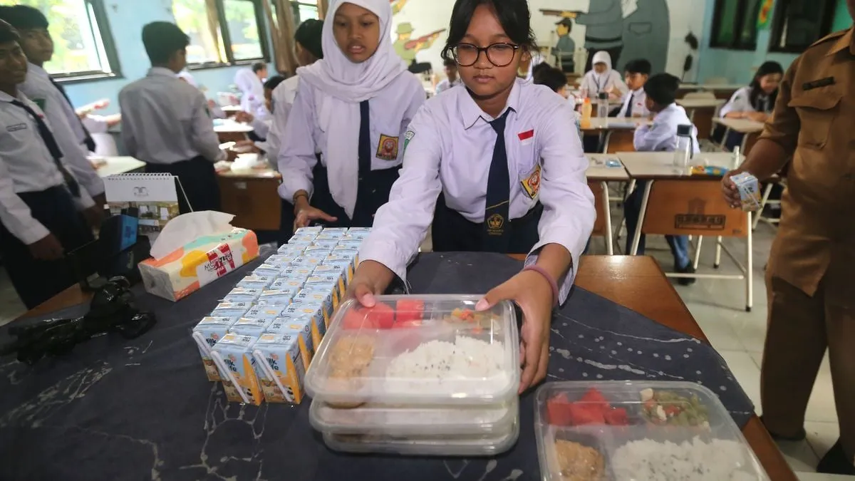 DPR Tegaskan Program Makan Bergizi Gratis Tidak Ambil Dana Pendidikan