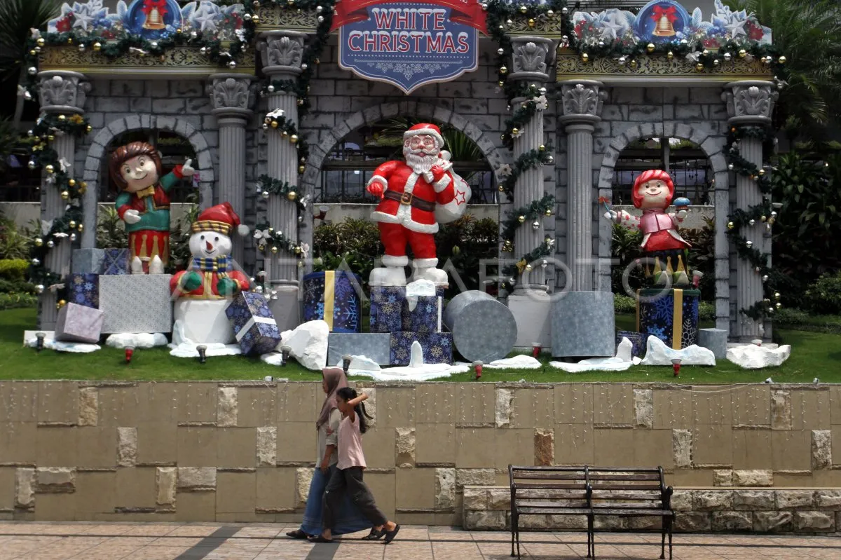 Pusat Perbelanjaan di Malang Hias Dekorasi Natal Menarik Pengunjung