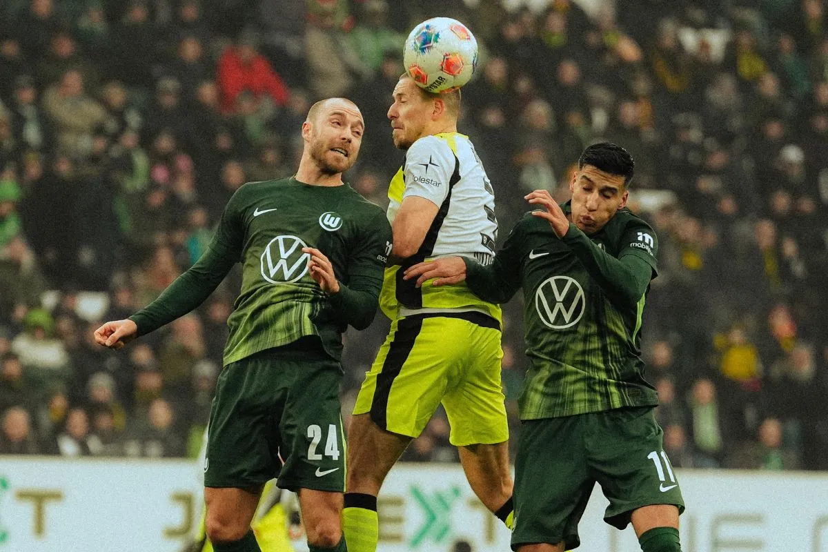 Dortmund Menang Tipis 2-1 atas Wolfsburg, Pertahankan Peringkat 2 Bundesliga