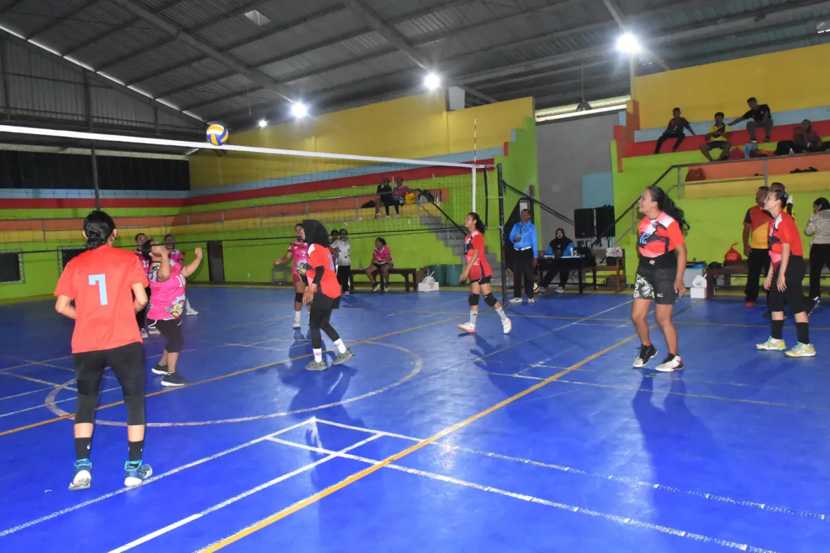 Pembukaan Turnamen Bola Voli Wali Kota Kupang Cup 2025, Sekda Tekankan Pentingnya Disiplin Atlet