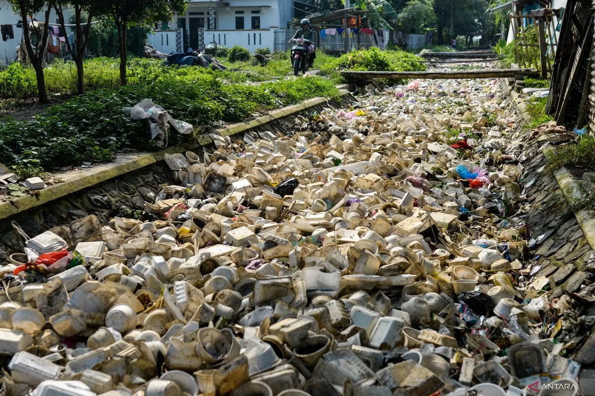 Lebih dari 70 Negara Desak Pengurangan Produksi Plastik Global
