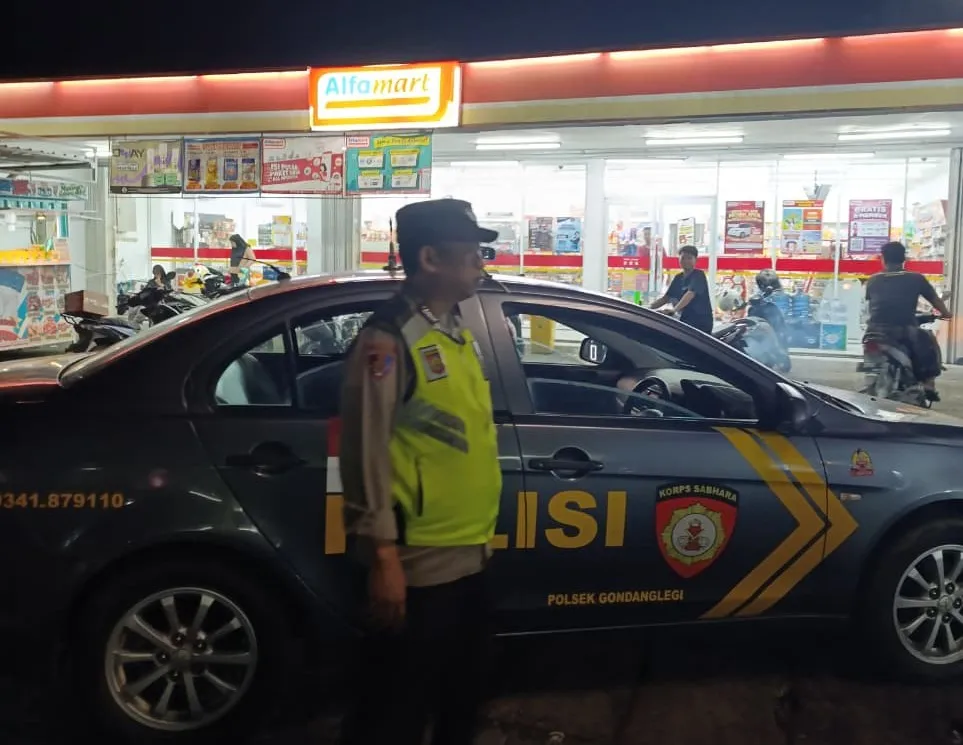 Polsek Gondanglegi Gelar Patroli Dialogis di Kawasan Pertokoan
