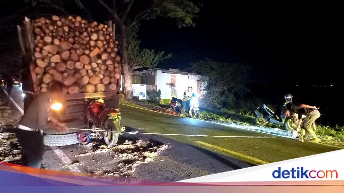 Kecelakaan Maut: Pemotor Lansia Tewas Tabrak Truk Parkir di Takalar