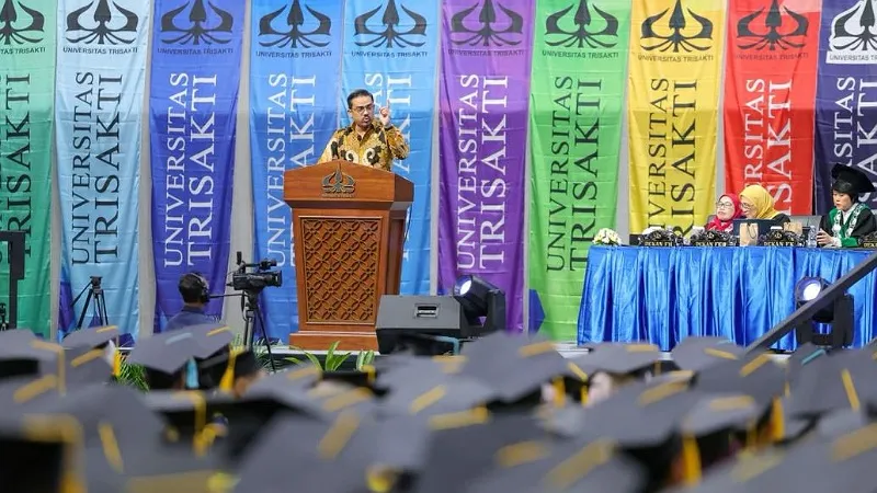 Menteri UMKM Maman Abdurrahman Ajak Wisudawan Trisakti Menjadi Pencipta Lapangan Kerja
