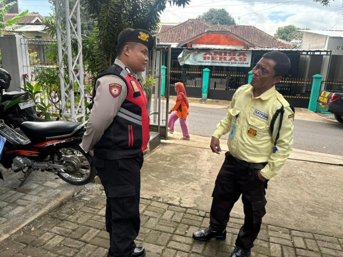Polsek Cimaung Lakukan Patroli untuk Amankan Minimarket dan Wisata