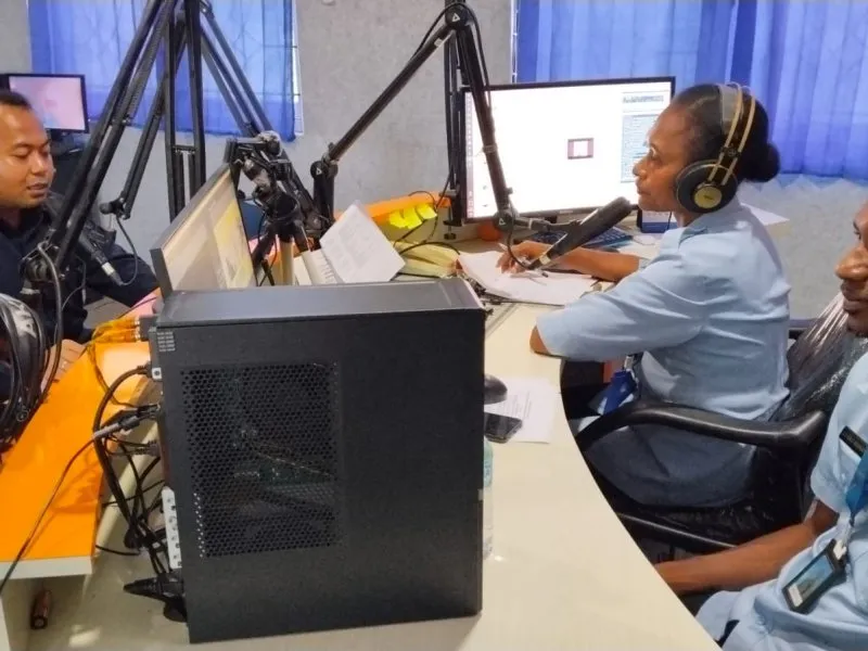 PN Kaimana Perkenalkan Reformasi Hukum Baru Melalui RRI