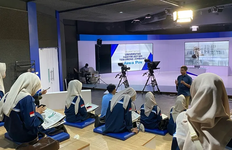 Mahasiswa Unhasy Tingkatkan Kompetensi Jurnalistik Melalui Kunjungan Studi Media