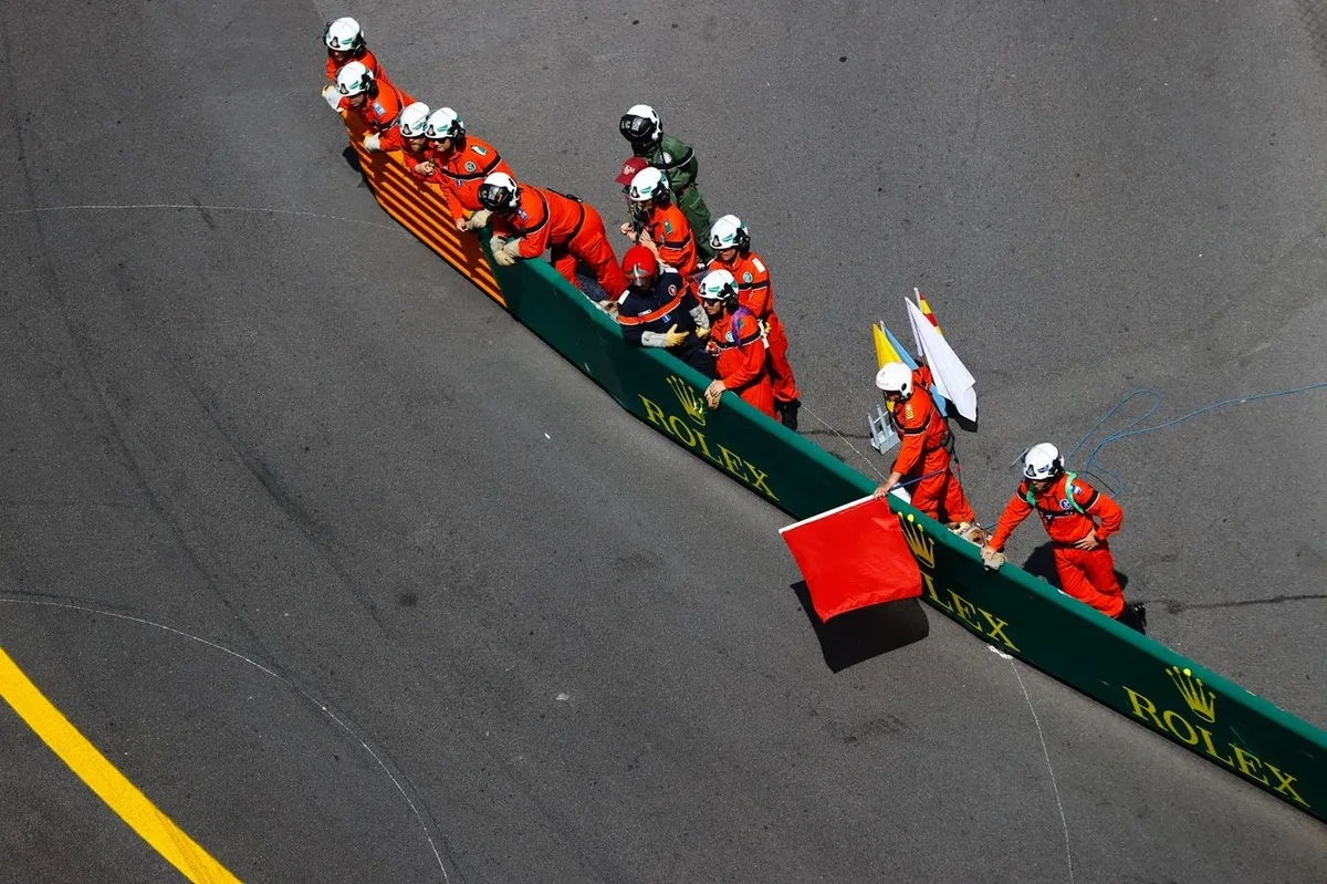 Menjadi Marshal Balapan Formula 1: Langkah dan Peluang di Motorsport