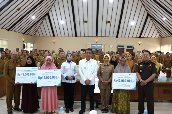 Pemkab Bojonegoro Siapkan Rp 35,905 Miliar untuk Daftarkan Warga Miskin ke BPJS Ketenagakerjaan