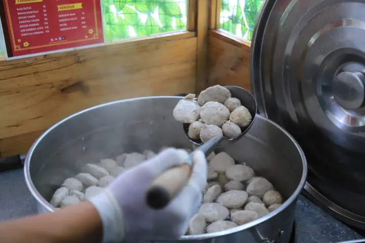 Baso Gepeng 99 Pak Iwa Tawarkan Bakso Premium Terjangkau di Tangerang