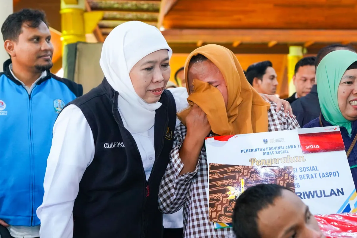 Gubernur Khofifah Salurkan Bantuan Sosial Rp3 Miliar di Sidoarjo Menjelang Ramadan
