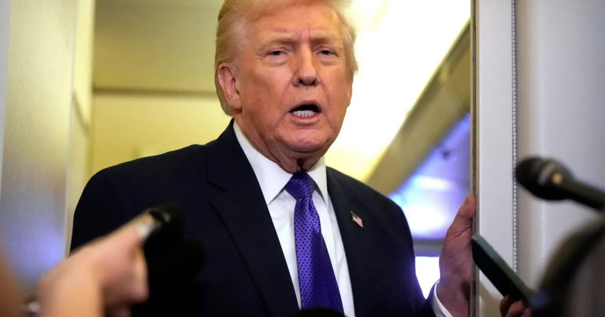 Trump Bela Diri dari Tuduhan Rasisme Usai Kontroversi Video Obama