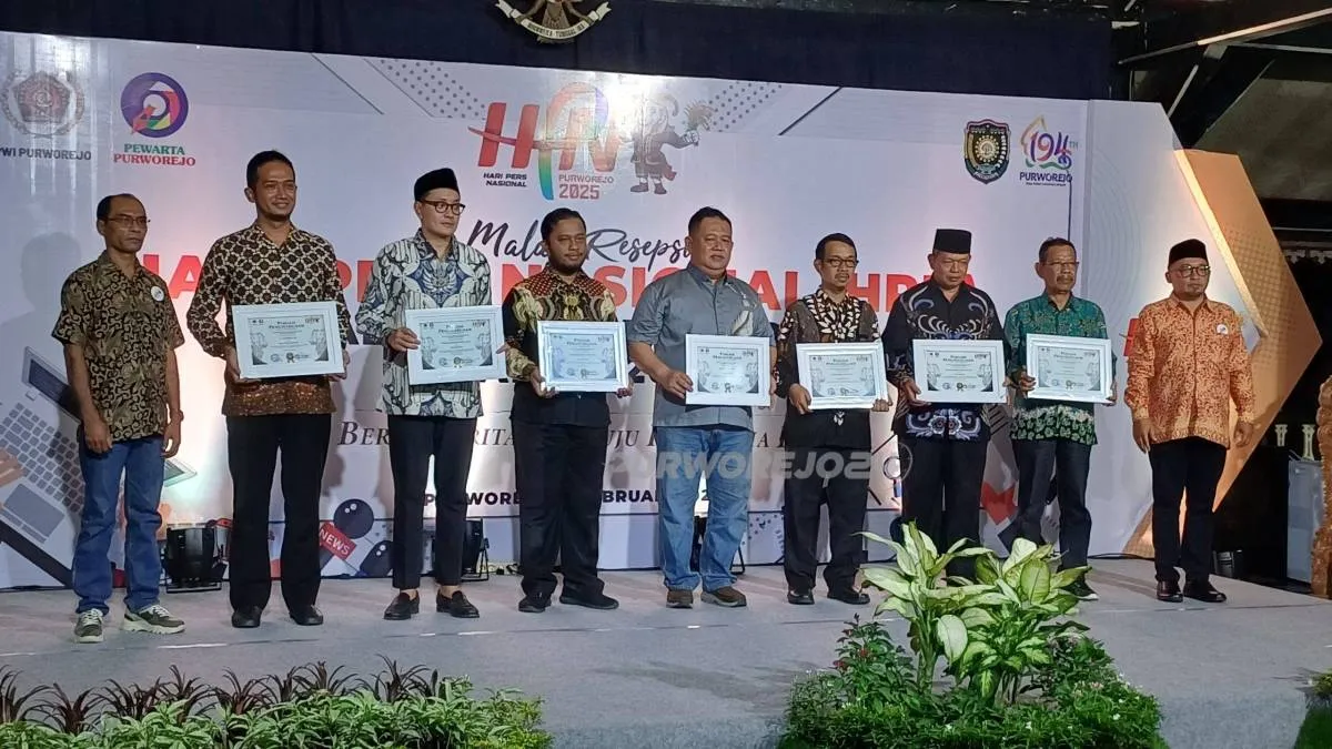 Tujuh Pejabat di Purworejo Terima Penghargaan HPN Award 2025 sebagai Tokoh Peduli Pers