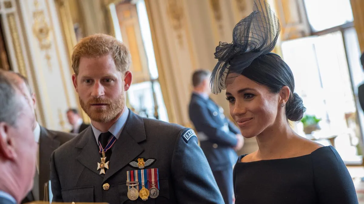 Pangeran Harry dan Meghan Markle Mundur dari Kerajaan: Pertimbangan Keluarga Utama