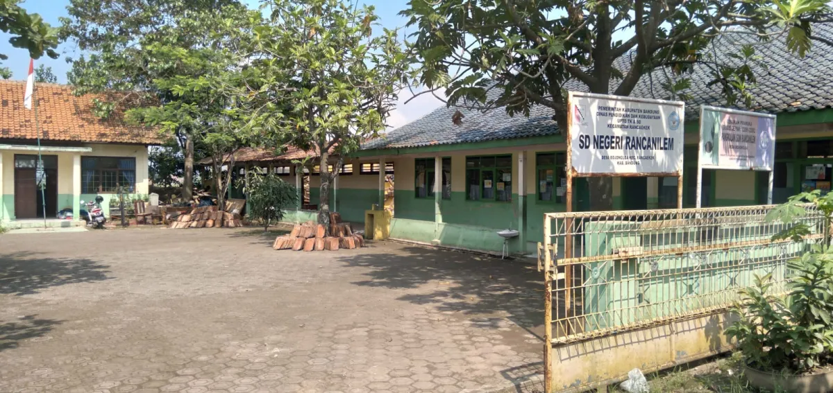 Tiga Ruang Kelas di SDN Rancanilem Ambruk, Proses Belajar Mengajar Dilakukan Secara Daring