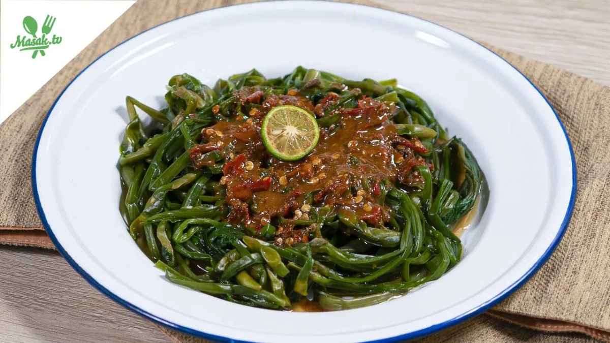 Nikmati Rujak Petis Genjer Kangkung yang Lezat
