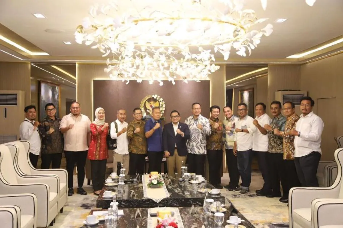 DPR dan Pemkot Surabaya Komitmen Perjuangkan Hak Warga atas Tanah EV