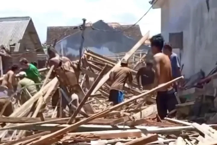 Pemkab Situbondo Perbaiki 12 Rumah Terdampak Ledakan Petasan