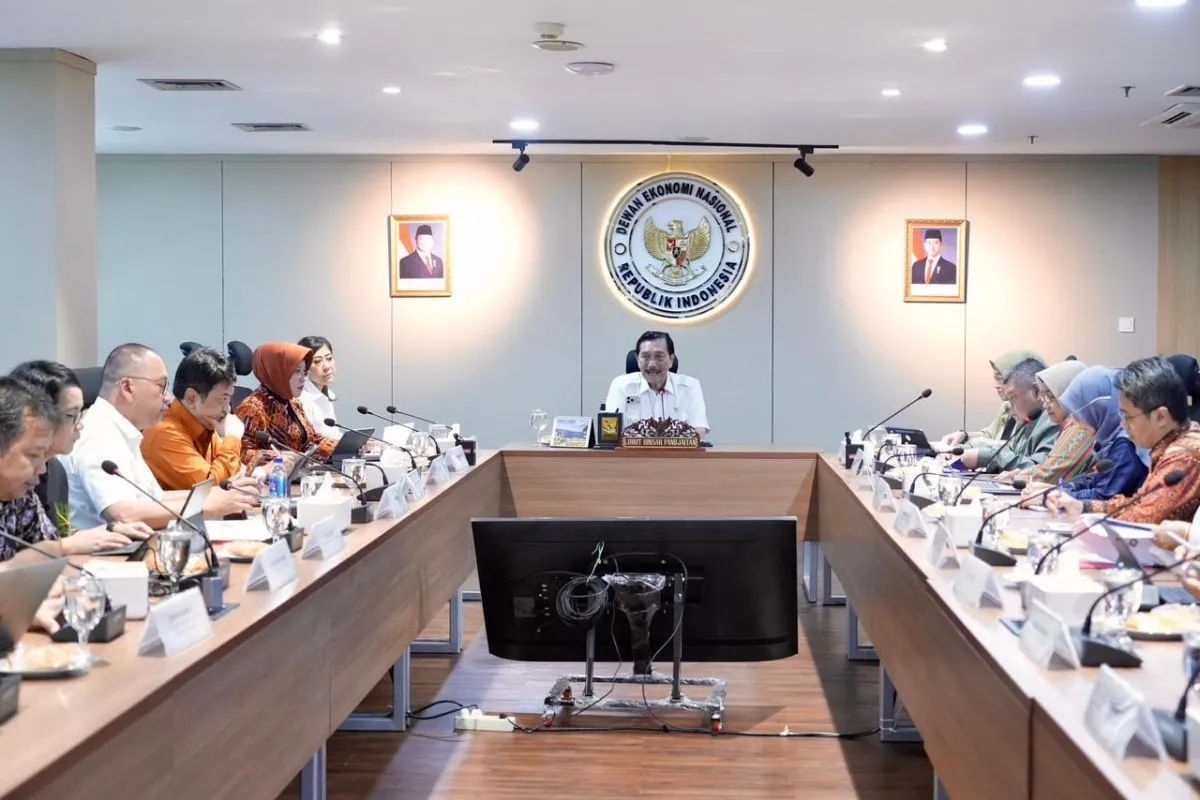 Luhut Pimpin Evaluasi Bansos Digital dan Integrasi Data Lintas Lembaga