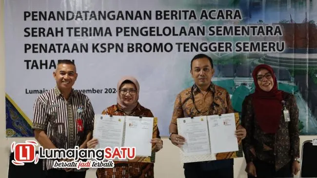 Dokumen Berita Serah Terima Gerbang Bromo Tengger Semeru Ditandatangani di Lumajang