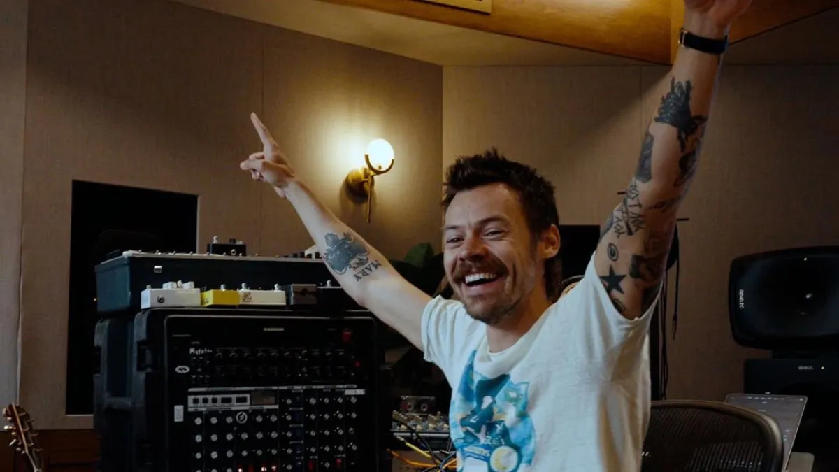 Harry Styles Gelar Konser Spesial di Manchester Rayakan Album Baru