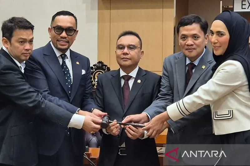 Ahmad Sahroni Kembali Dilantik Sebagai Wakil Ketua Komisi III DPR RI