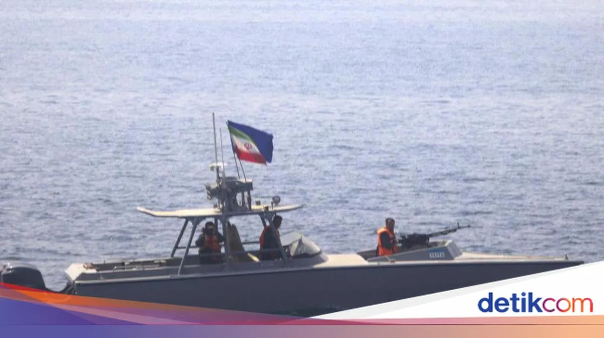 Iran, Rusia, dan China Lakukan Latihan Militer Bersama di Selat Hormuz