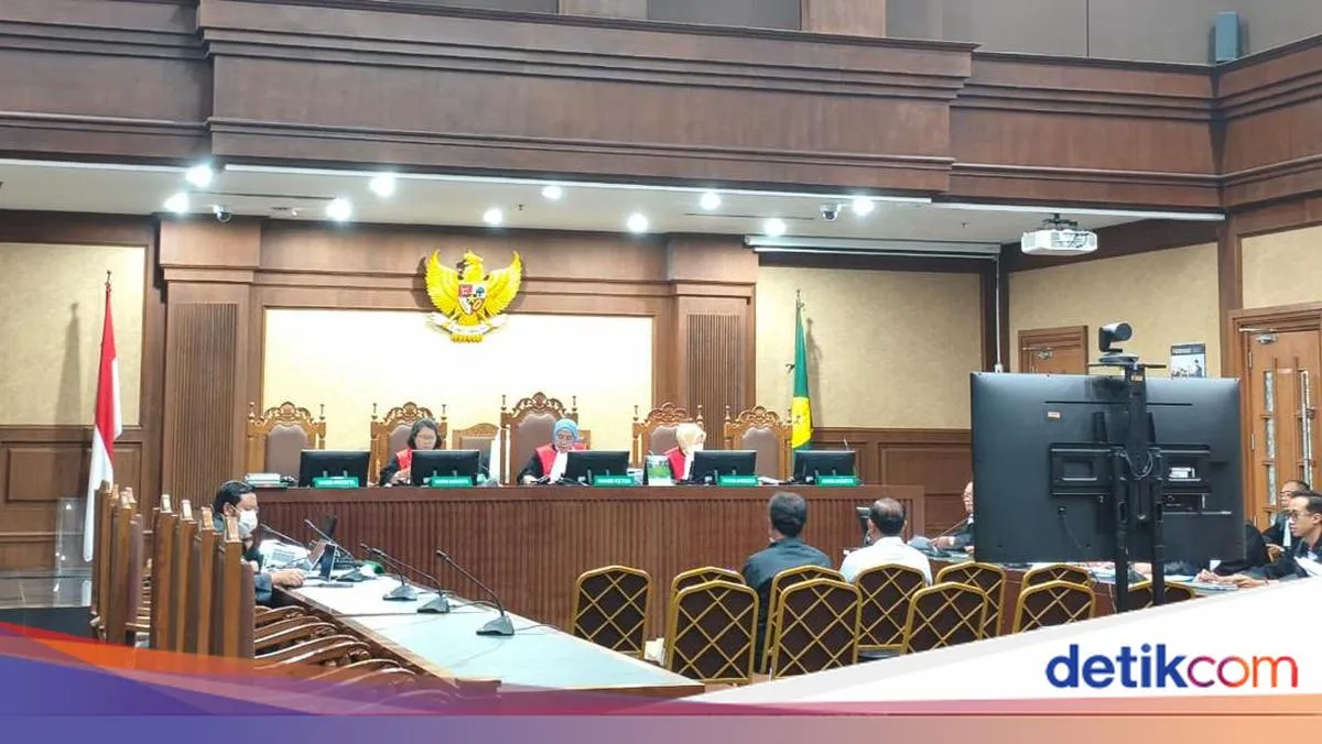 Mantan Sekjen Kemnaker Mengaku Tak Tahu Anak Terima Uang Izin TKA