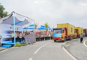 Kapolri Lepas 22 Kontainer Bantuan untuk Korban Bencana di Sumatera