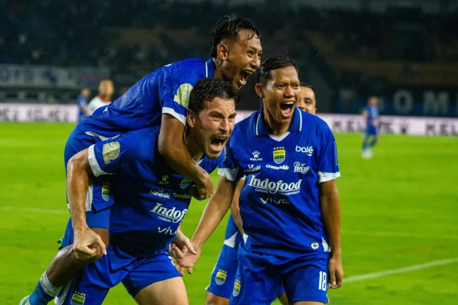 Persib Pertahankan Posisi Puncak Klasemen di Tengah Tantangan Pansus TRAP