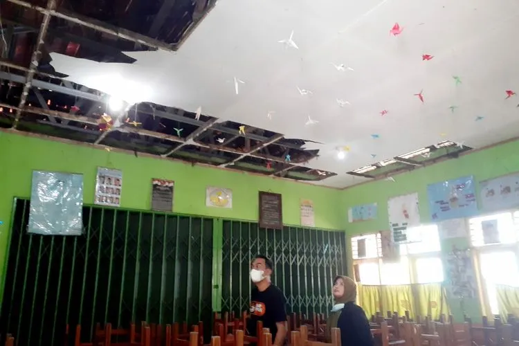 Dinas Pendidikan Sumedang Identifikasi Kerusakan Ruang Kelas Pasca Pembelajaran Daring