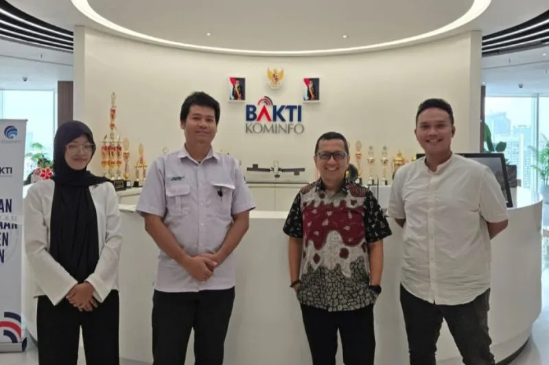 Perluasan Layanan Telekomunikasi di Sulbar Melalui Kerja Sama Diskominfo dan BAKTI