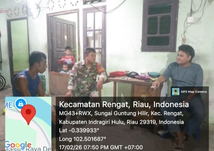 Patroli Siskamling TNI dan Warga Amankan Lingkungan Rengat