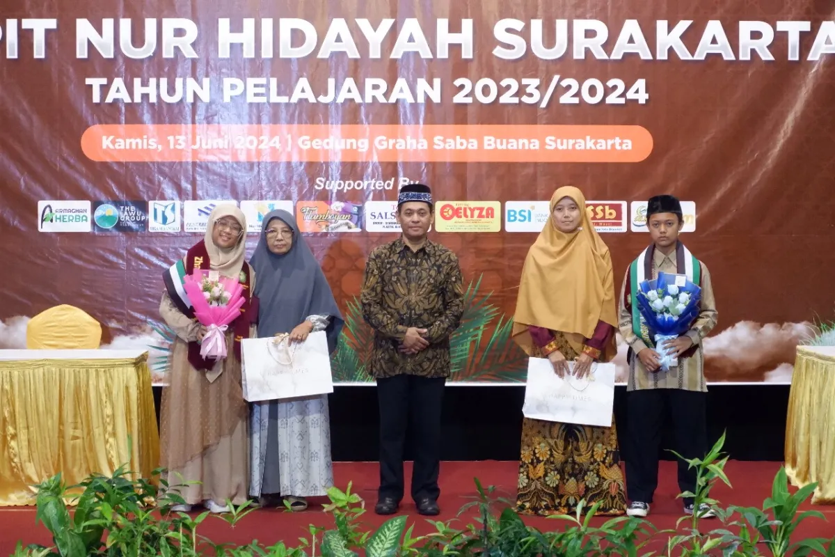 SMPIT Nur Hidayah Rayakan Wisuda dengan Prestasi Hafalan 15 Juz Al-Qur'an