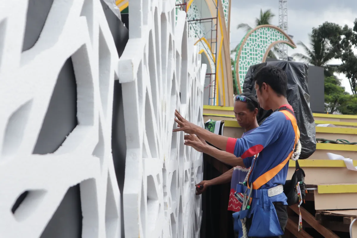 Persiapan Dekorasi untuk MTQ Ke-34 di Banjarbaru