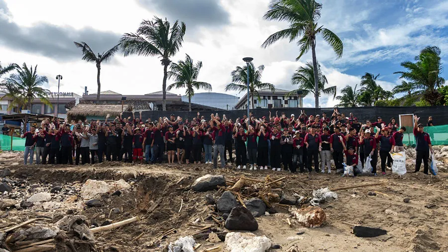 Empat Ton Sampah Terangkat dalam Aksi Bersih Pantai Kuta