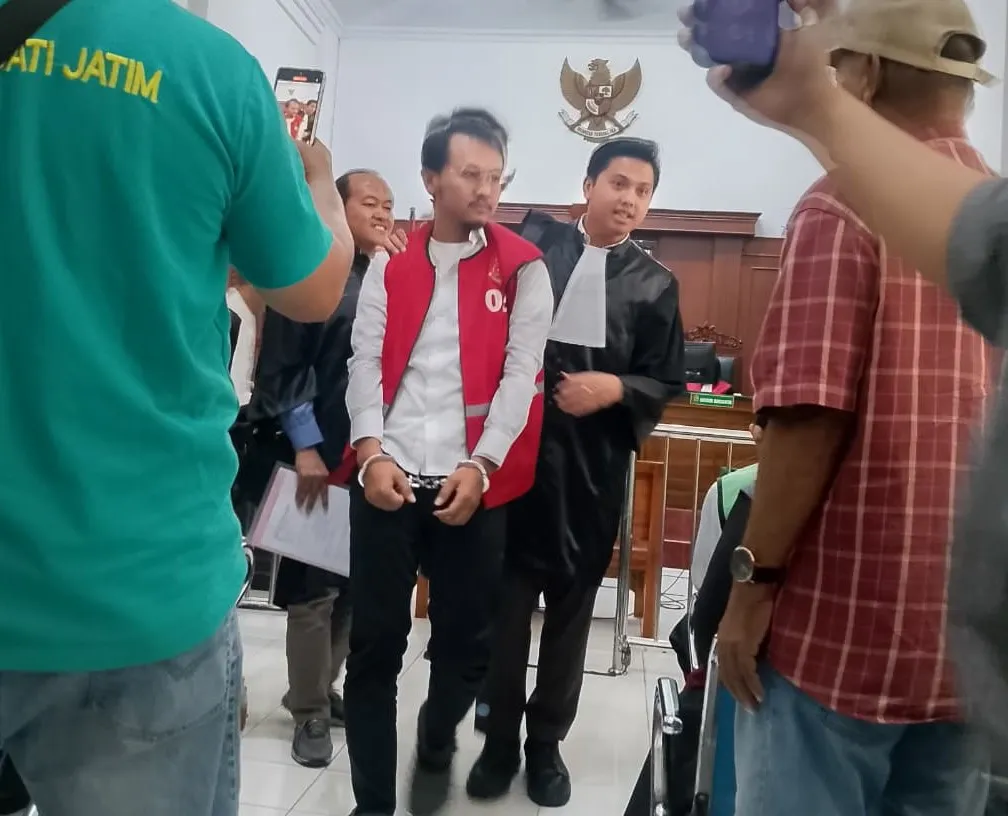Sidang Perusakan Bangunan Medokan Ayu: Terdakwa Ajukan Keberatan, Hakim Minta Bukti