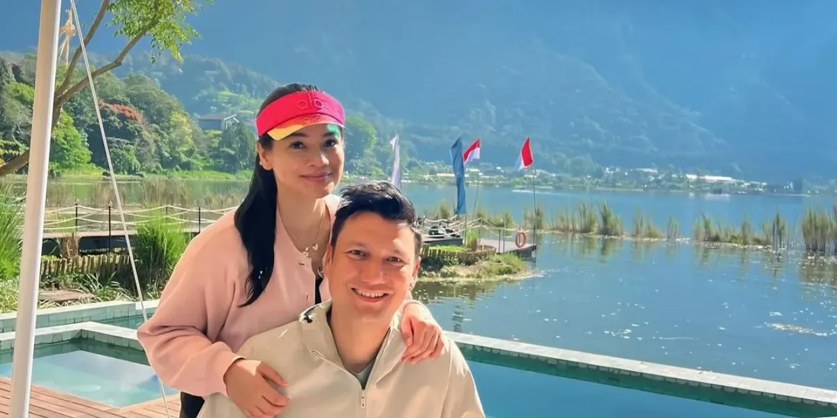 Titi Kamal Tenis di Bedugul, Ditemani Christian Sugiono Naik Boat
