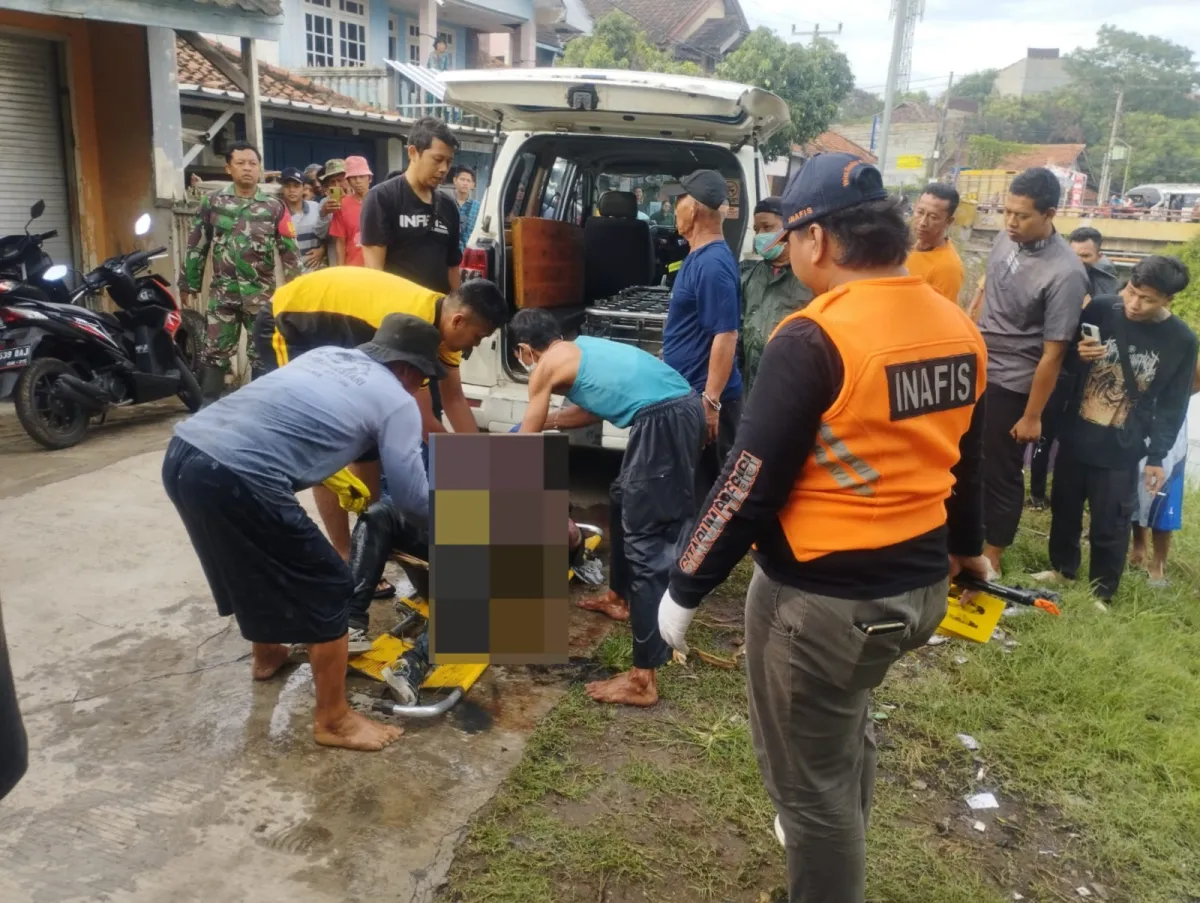 Polisi Selidiki Penemuan Mayat Pria di Sungai Gempol, Indramayu