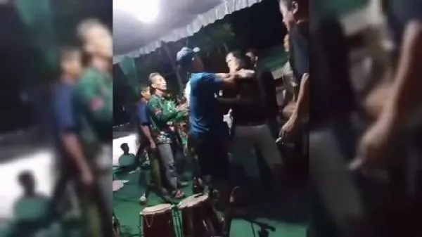 MC Dangdut Dikeroyok Setelah Hentikan Acara di Tuban