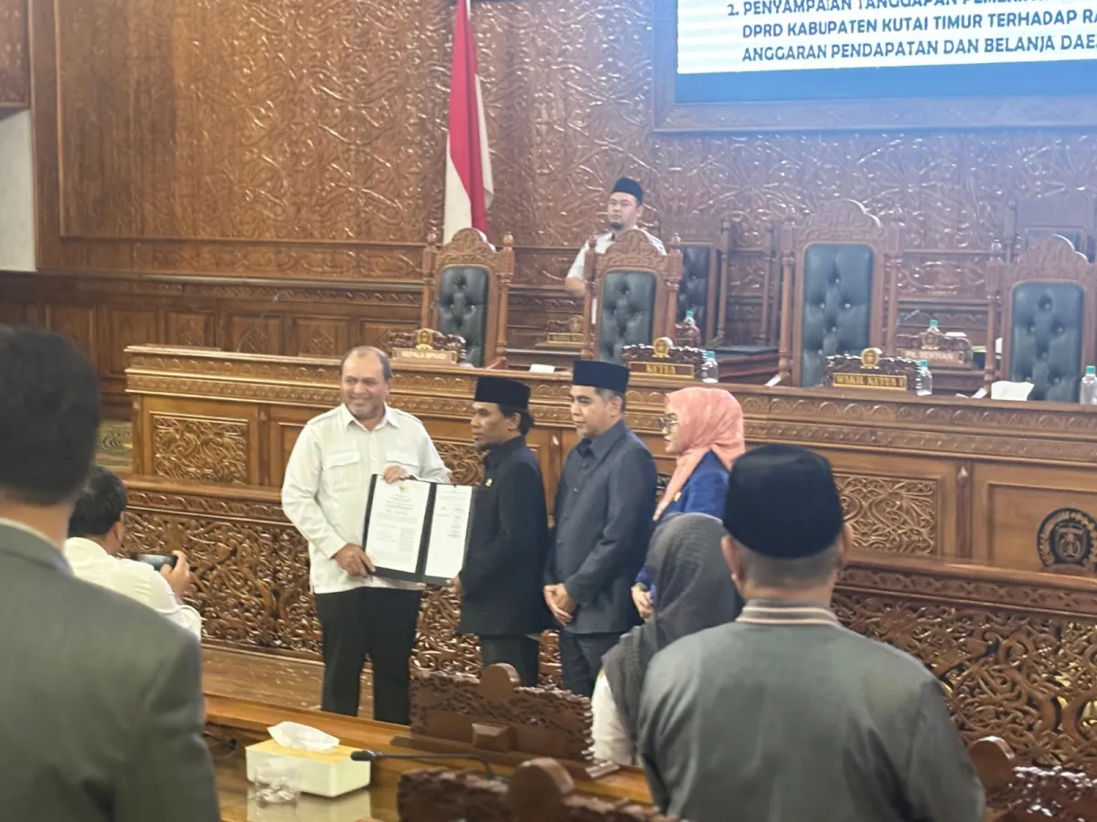 Pemkab dan DPRD Kutim Tandatangani Kesepakatan 27 Raperda untuk 2026