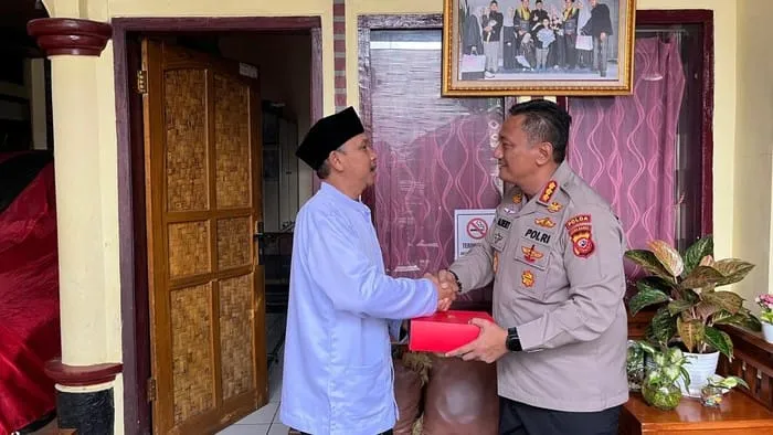 Polda Jabar Bangun Dapur Gizi untuk Santri di Ponpes Al Ghoniyah Garut