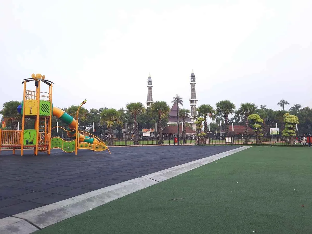 Alun-Alun Jombang: Pusat Rekreasi dan Ikon Kota yang Bersejarah