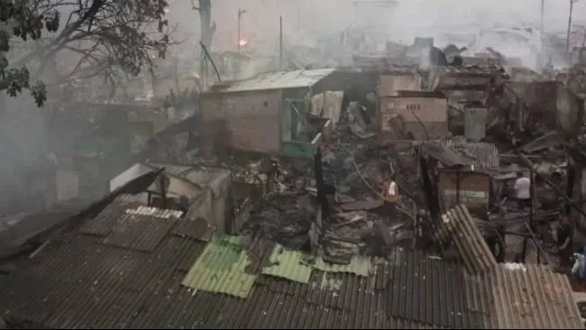 Kebakaran Besar Melanda Jakarta Pusat, Ribuan Warga Terpaksa Mengungsi