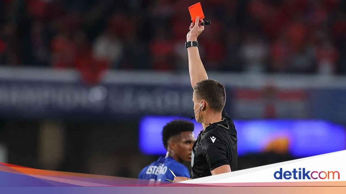 Maresca Komentar Soal Kartu Merah Berulang Chelsea di Liga Champions