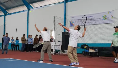 PLN Resmikan Lapangan Tenis Indoor untuk Dukung Kesehatan Karyawan di Bandung