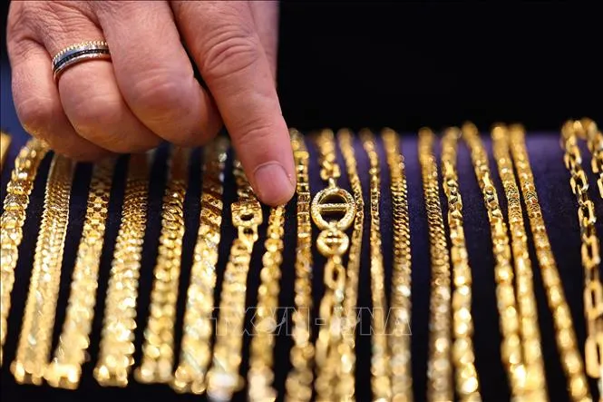 Harga Emas Global Turun Tajam di Tengah Meredanya Ketegangan Geopolitik